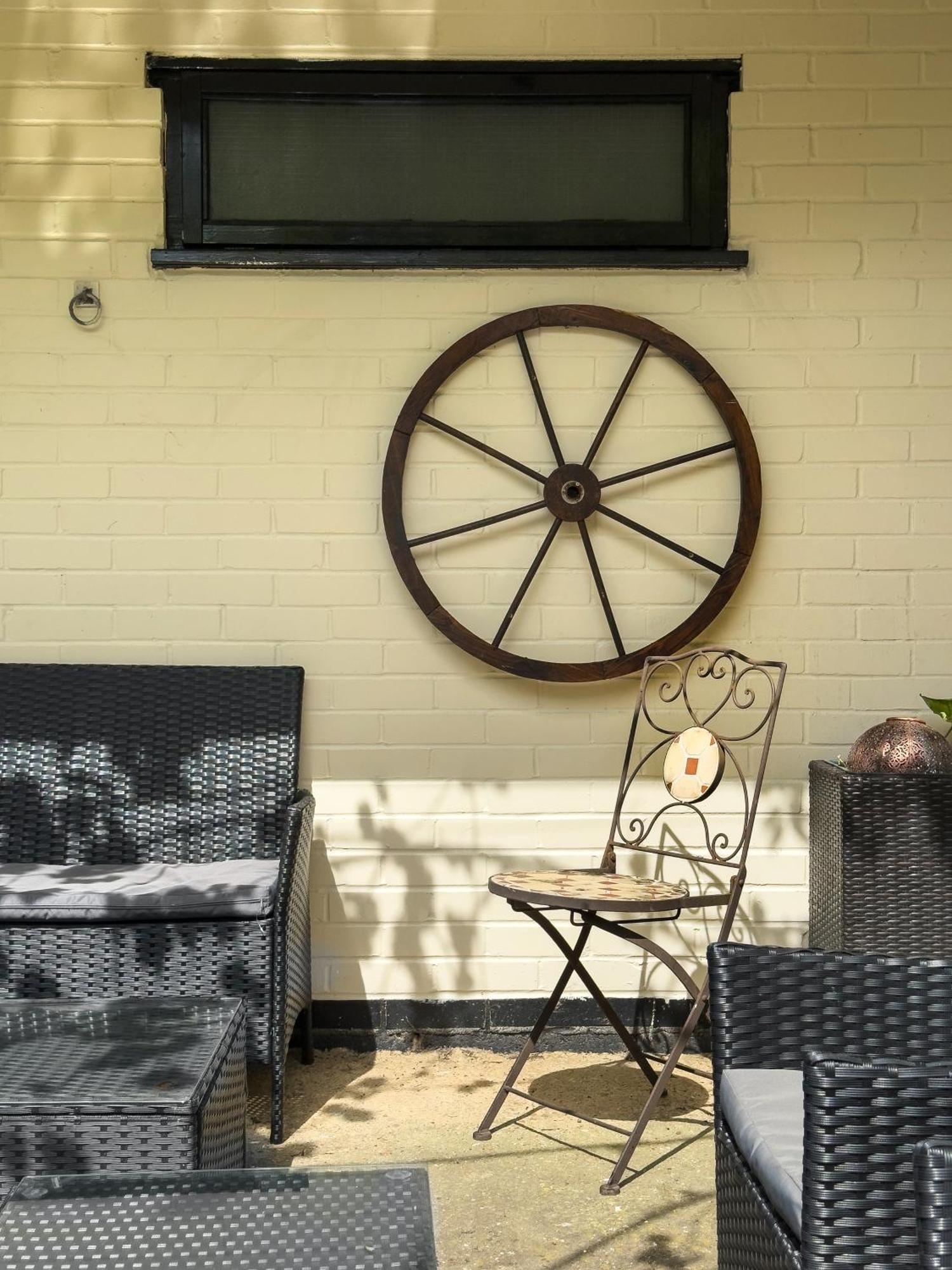 Rural Lodge Stay In Windsor! Hot Tub! Sleeps 20 Bray Exterior photo