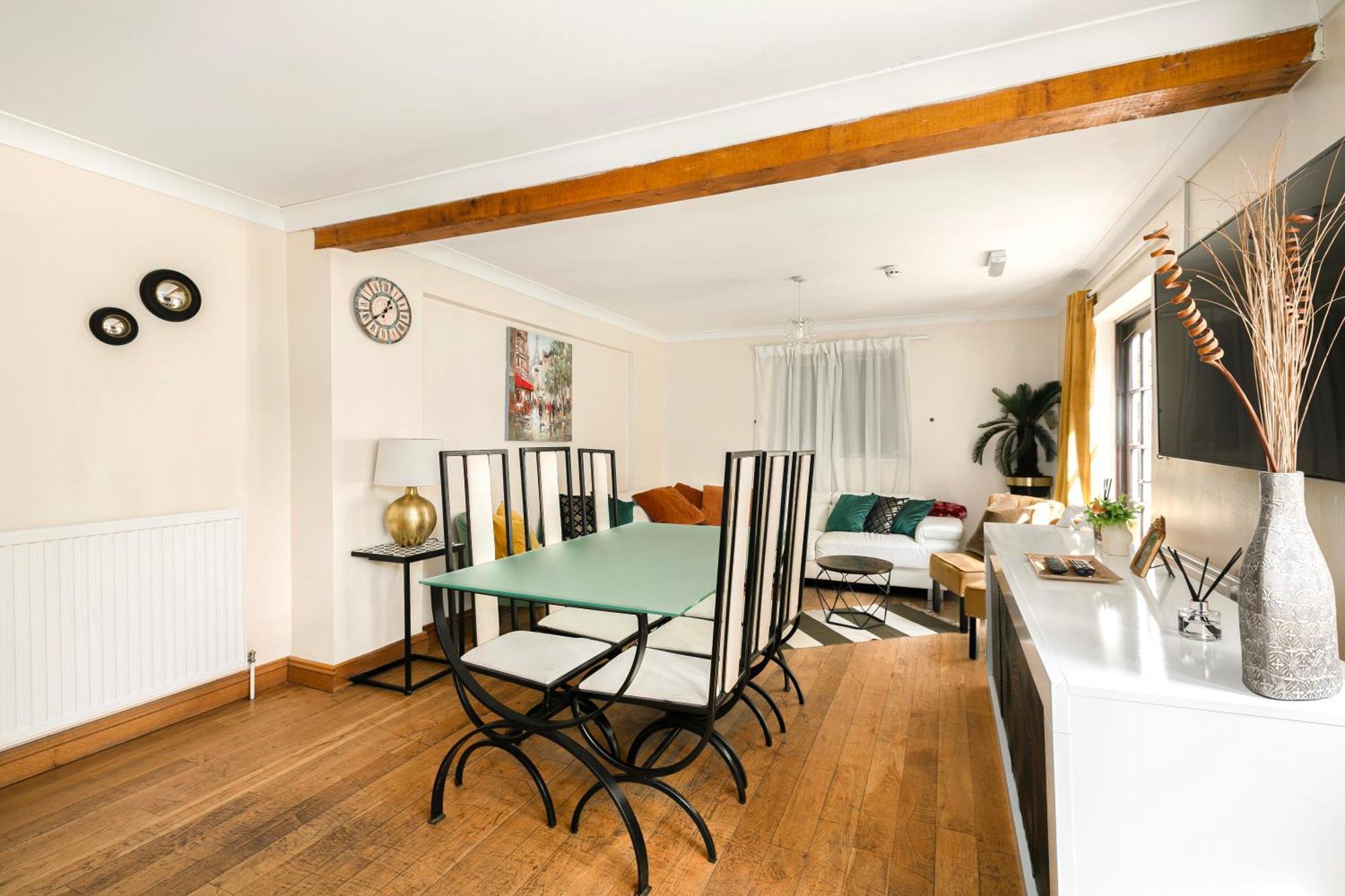 Rural Lodge Stay In Windsor! Hot Tub! Sleeps 20 Bray Exterior photo